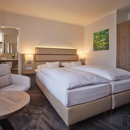 Parkhotel Am Taunus オーバーウルゼル エクステリア 写真