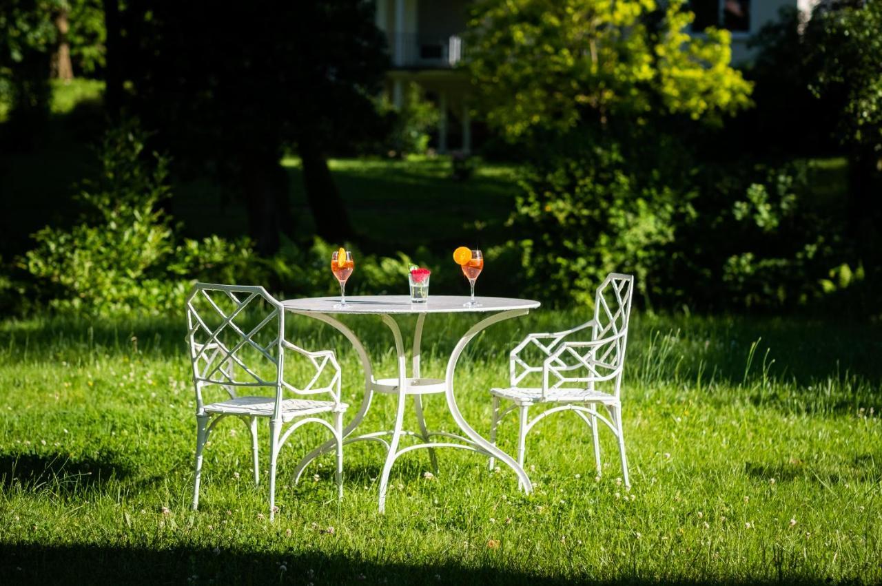 Parkhotel Am Taunus オーバーウルゼル エクステリア 写真