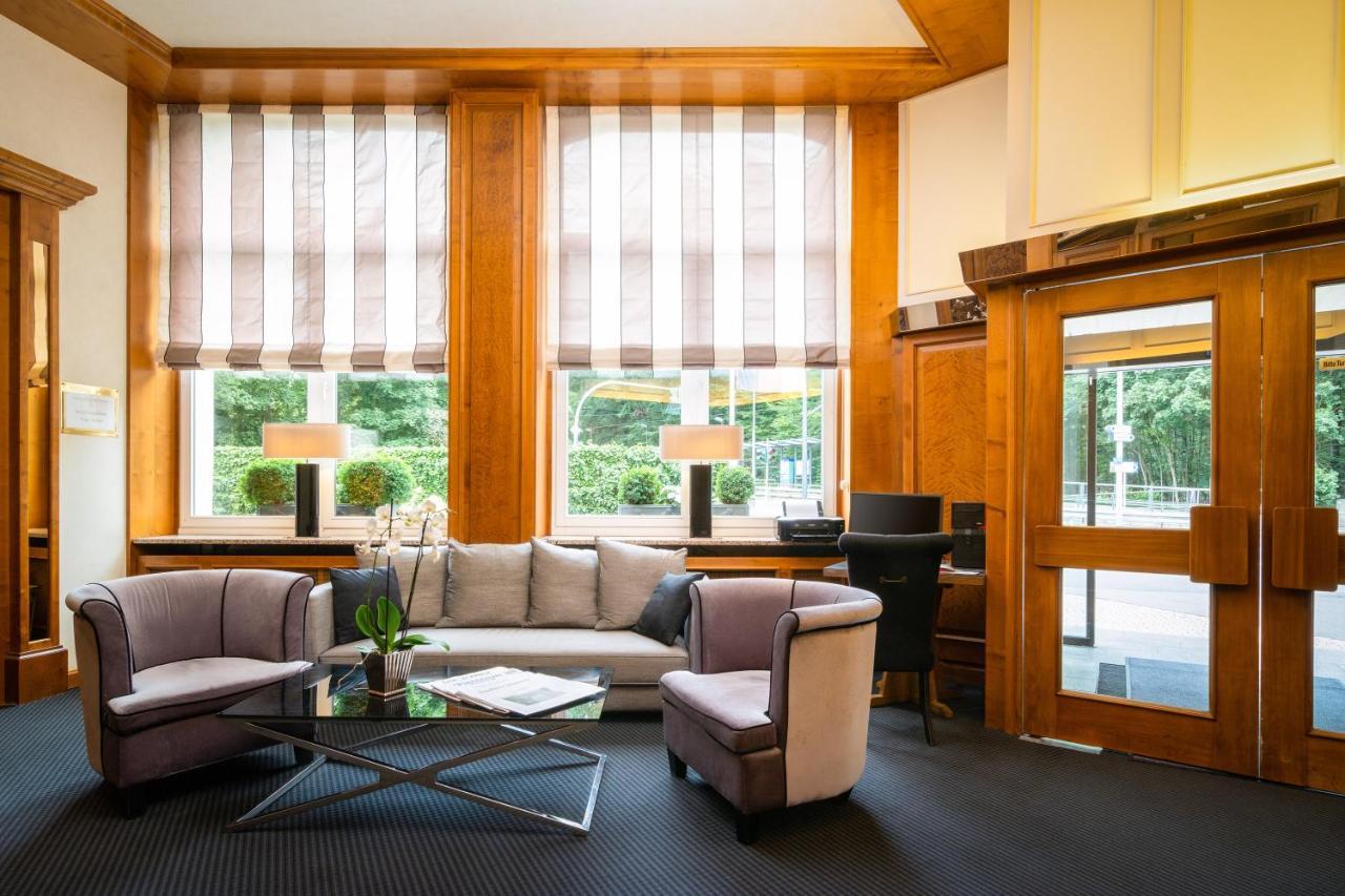 Parkhotel Am Taunus オーバーウルゼル エクステリア 写真