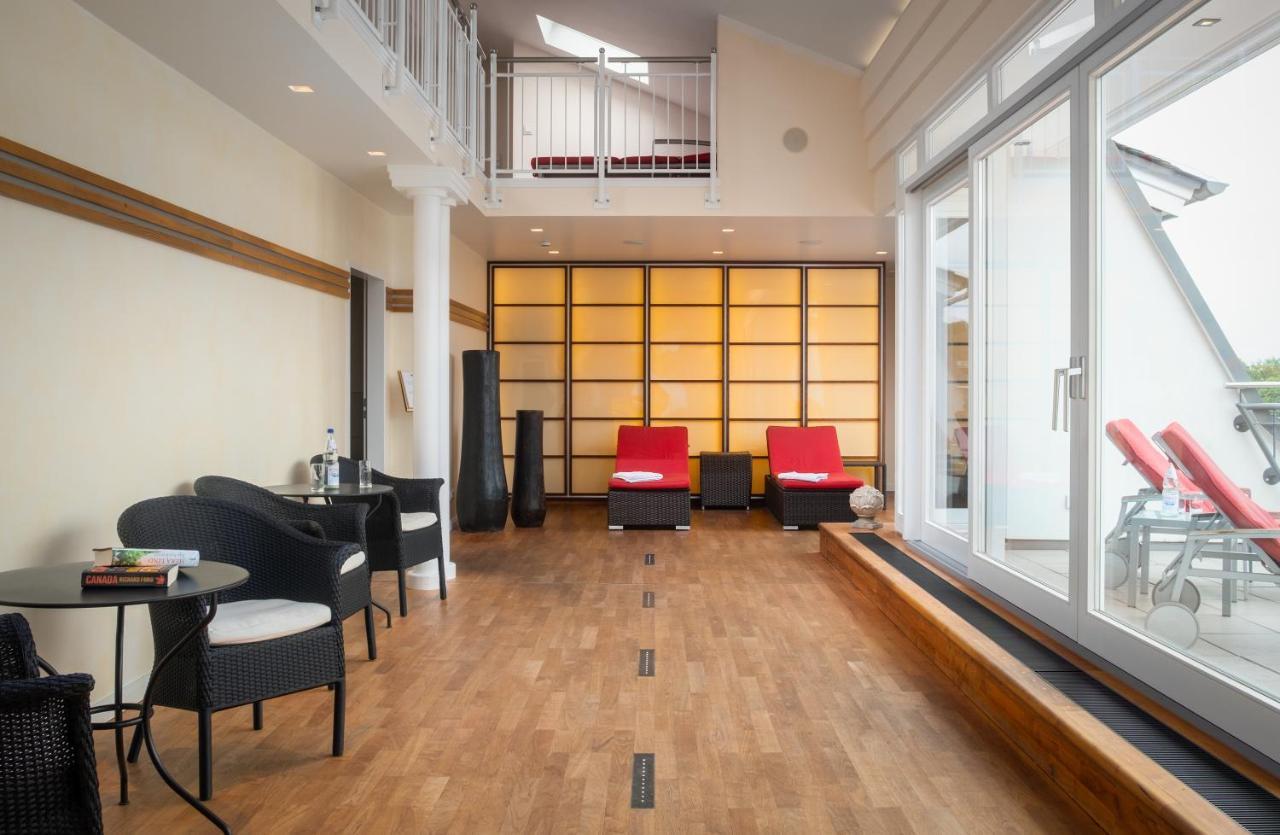 Parkhotel Am Taunus オーバーウルゼル エクステリア 写真