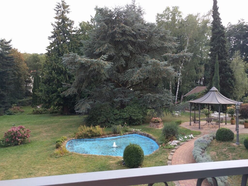 Parkhotel Am Taunus オーバーウルゼル エクステリア 写真