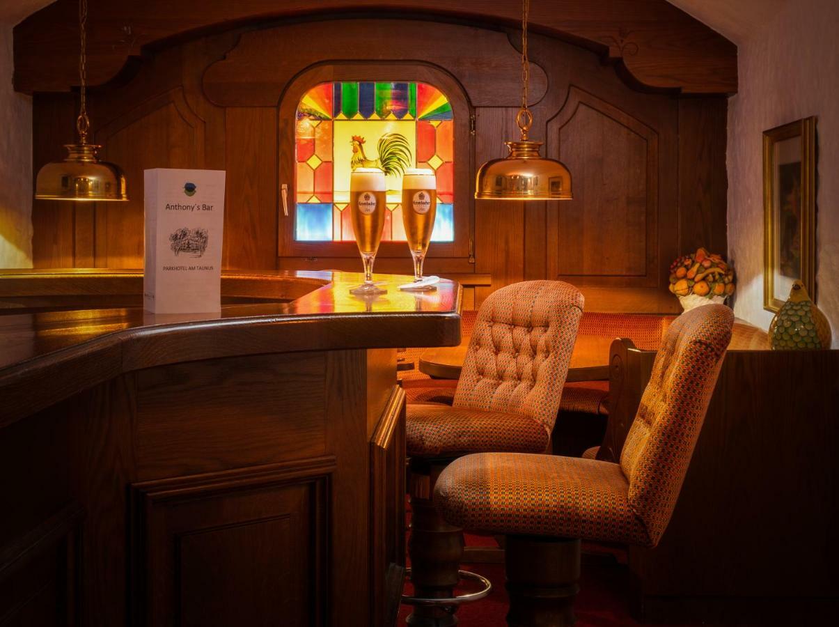 Parkhotel Am Taunus オーバーウルゼル エクステリア 写真