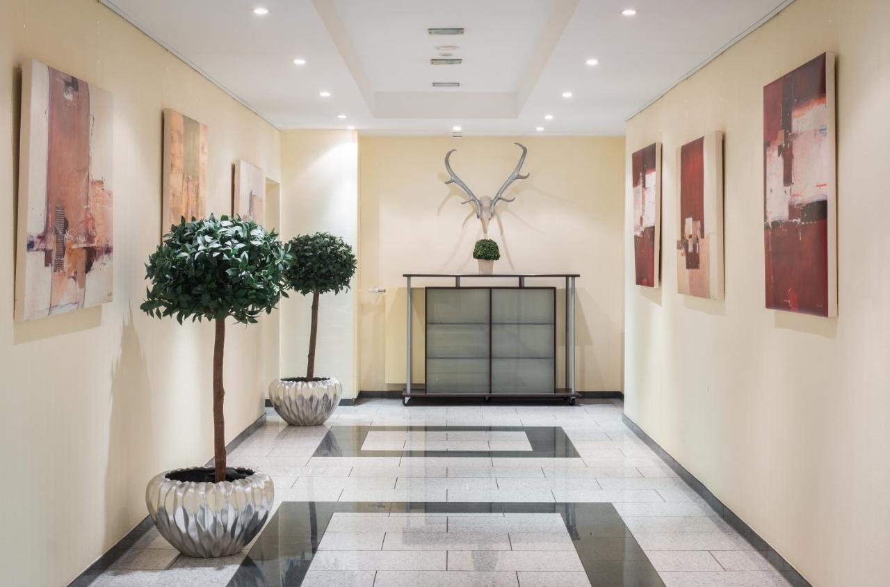 Parkhotel Am Taunus オーバーウルゼル エクステリア 写真