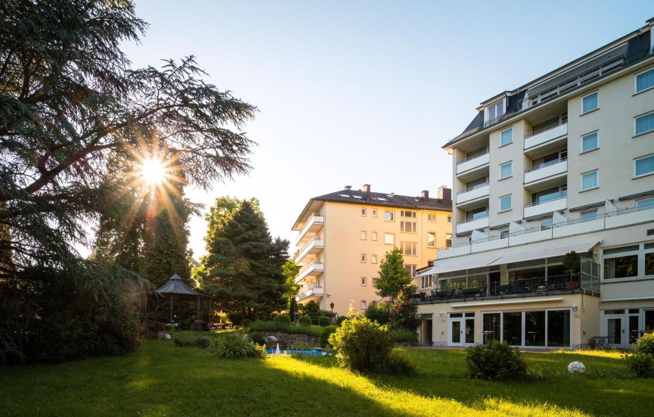 Parkhotel Am Taunus オーバーウルゼル エクステリア 写真