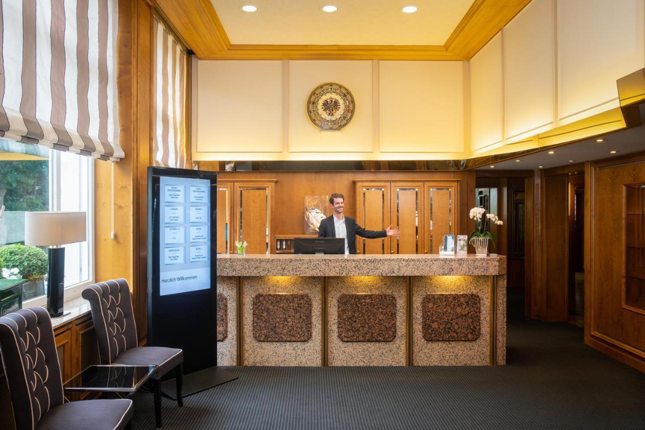 Parkhotel Am Taunus オーバーウルゼル エクステリア 写真